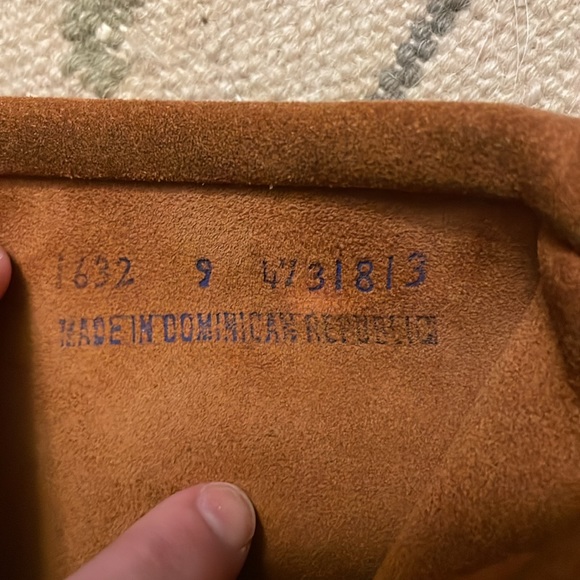 Brown Suede Minnetonka Fringe Boots (size 9 but they do have stretch to them) - Picture 5 of 6